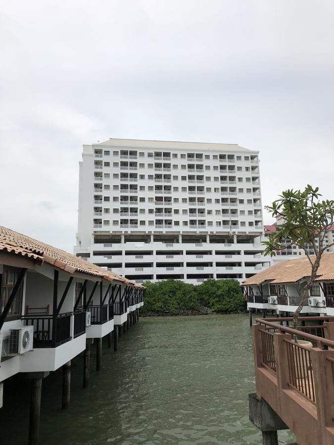 Private Water Chalet Port Dickson Extérieur photo