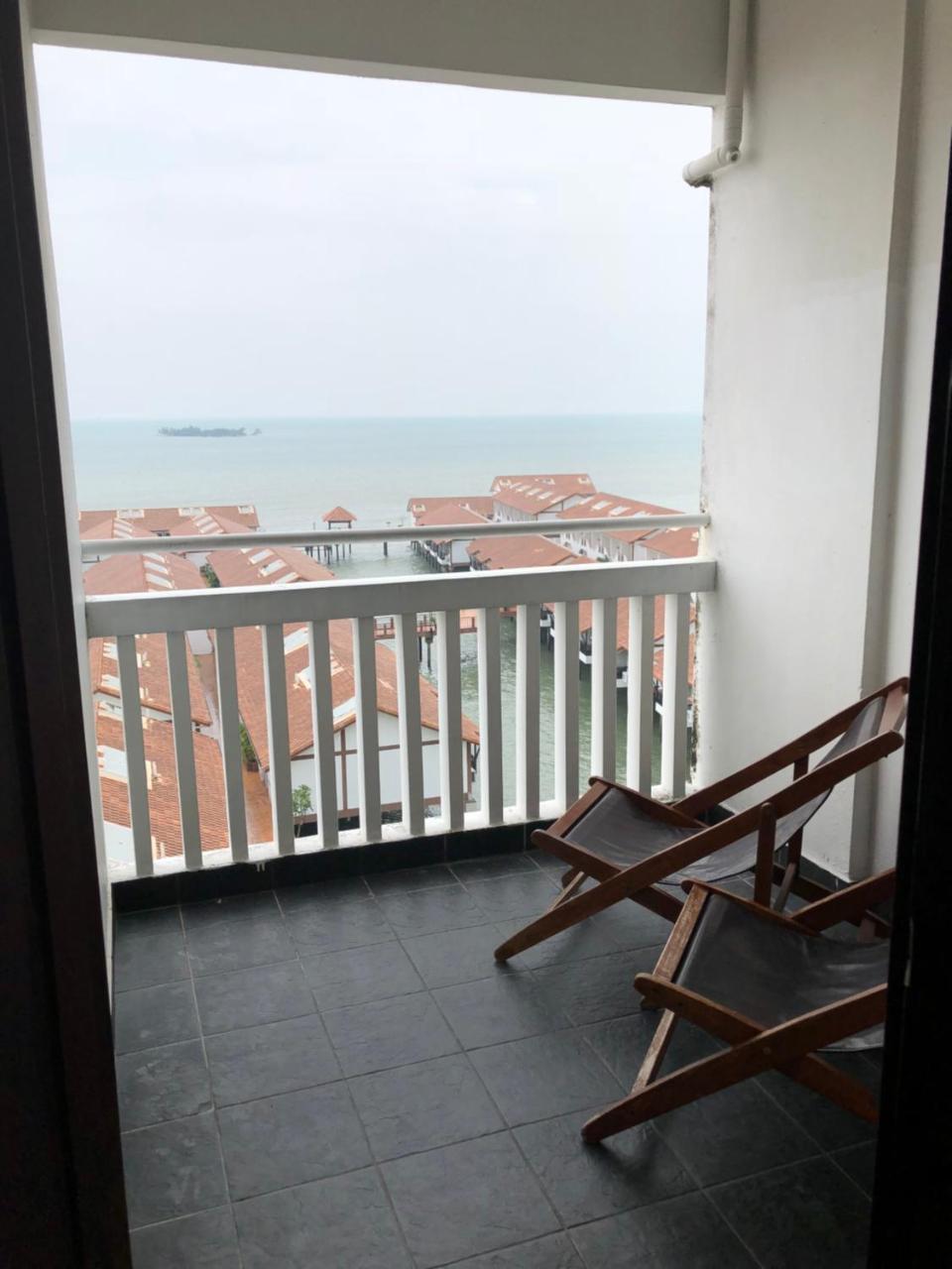 Private Water Chalet Port Dickson Extérieur photo