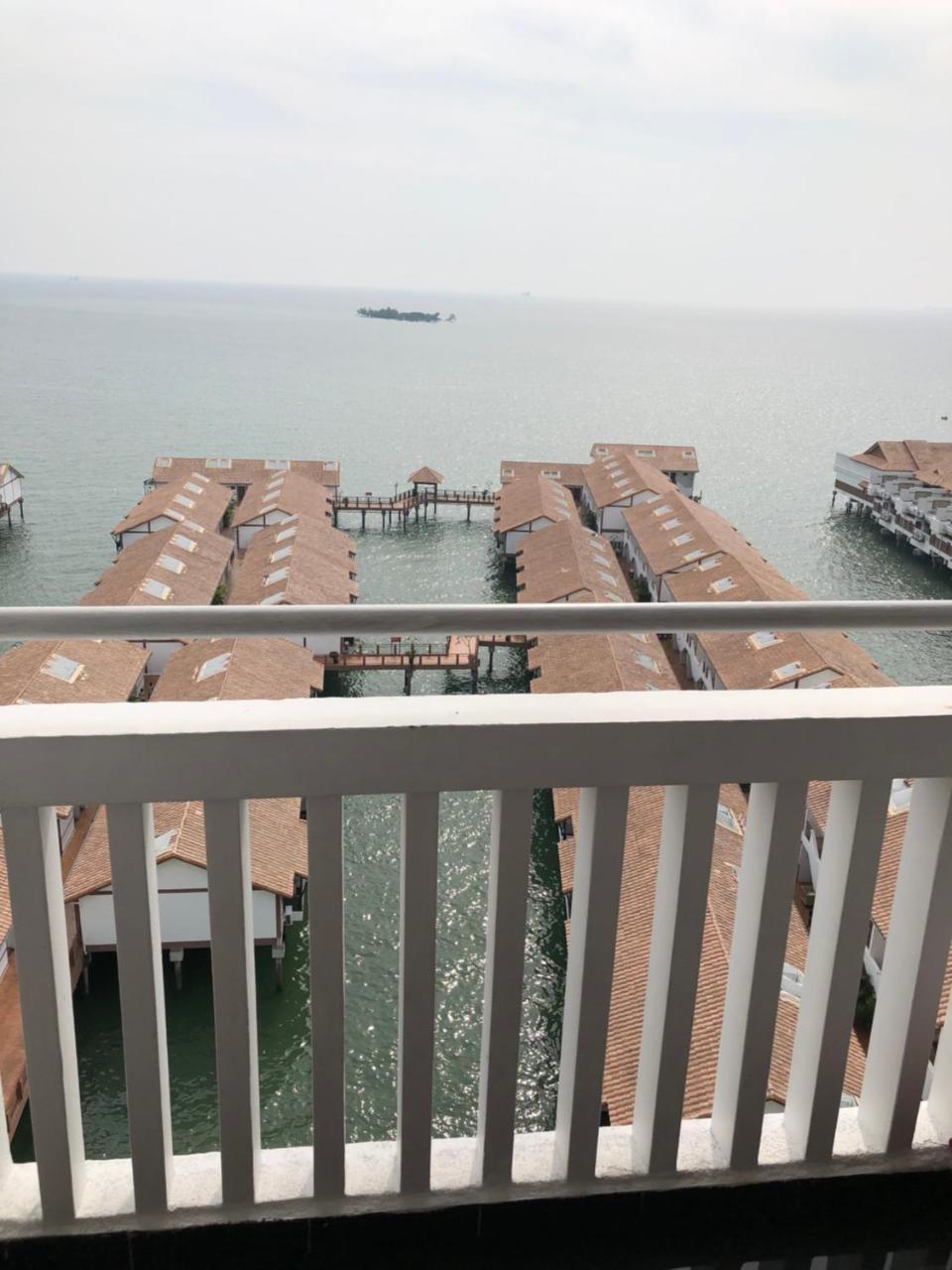 Private Water Chalet Port Dickson Extérieur photo